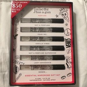 Juliette Has a Gun Essential Wardrobe Gift Set